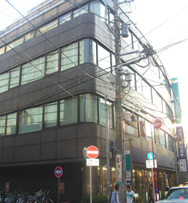 ���Z���^�[�r���i��t�����s�������Q�|�P�j